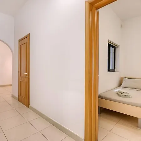 Daire Spacious 3-bedroom At Tigne *