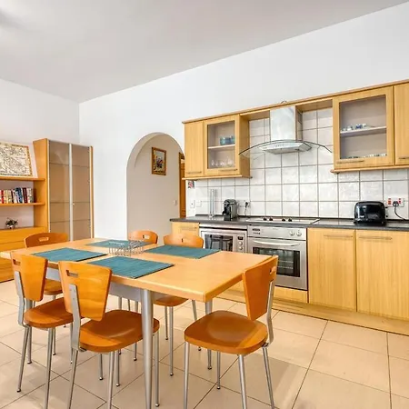 Апартаменты Spacious 3-bedroom At Tigne Слима