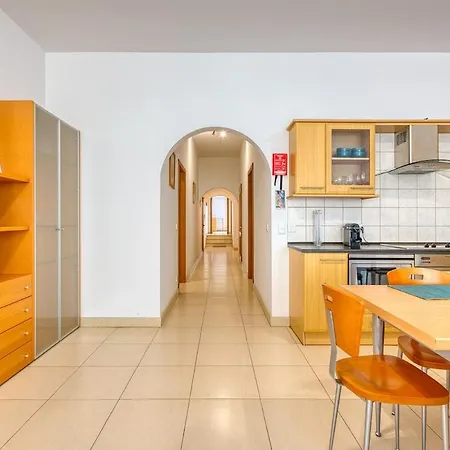 Daire Spacious 3-bedroom At Tigne *