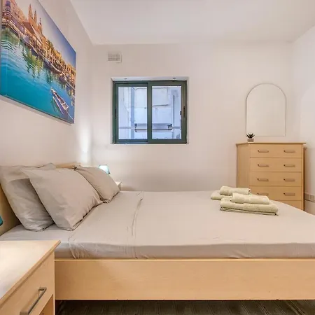 Daire Spacious 3-bedroom At Tigne Sliema