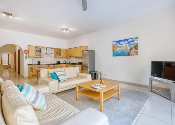 Daire Spacious 3-bedroom At Tigne Sliema