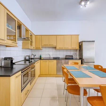 Spacious 3-bedroom At Tigne * Sliema