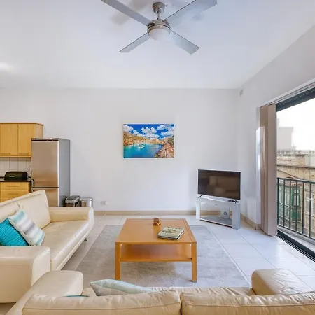 Spacious 3-bedroom At Tigne * Sliema